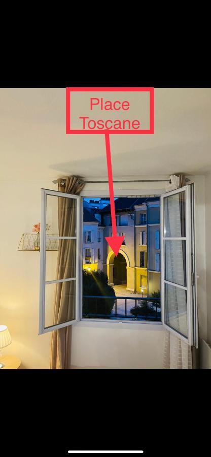 Appartement place toscane Serris Extérieur photo