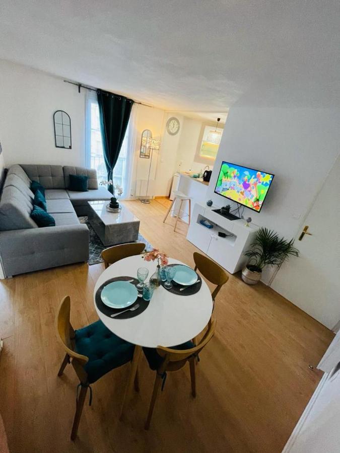 Appartement place toscane Serris Extérieur photo